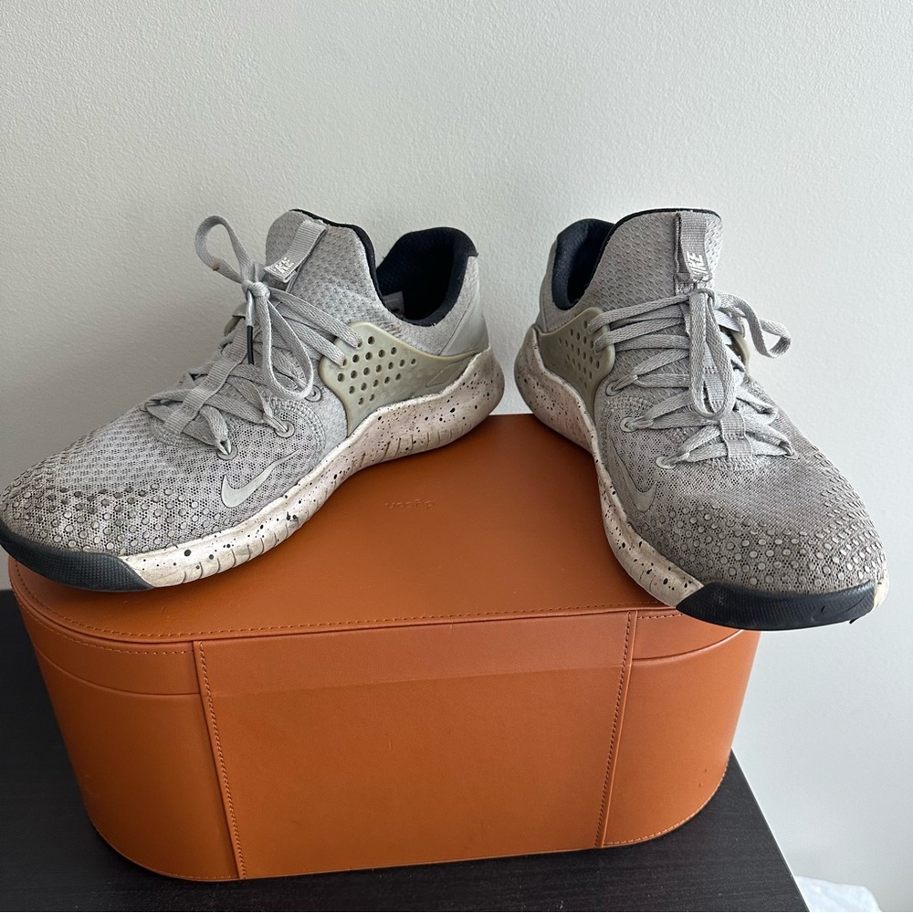 Nike sneakers - Used 9.5